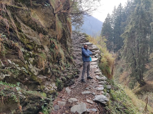 Way to Panhartu Trek