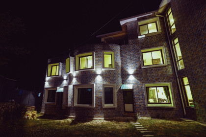 hotel in bir
